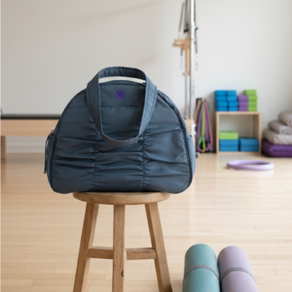 GAIAM Slate Gray Shoulder /Gym Bag